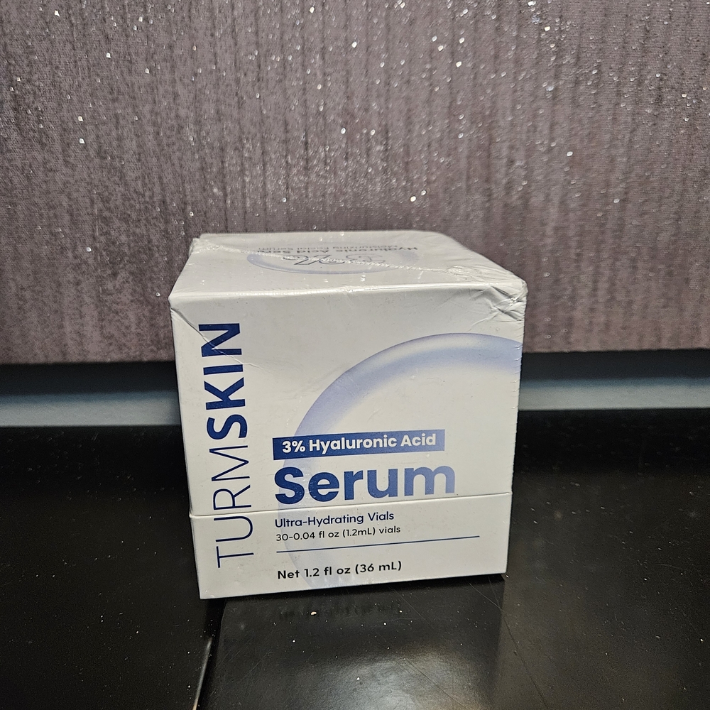 Hyaluronic Acid Serum - White